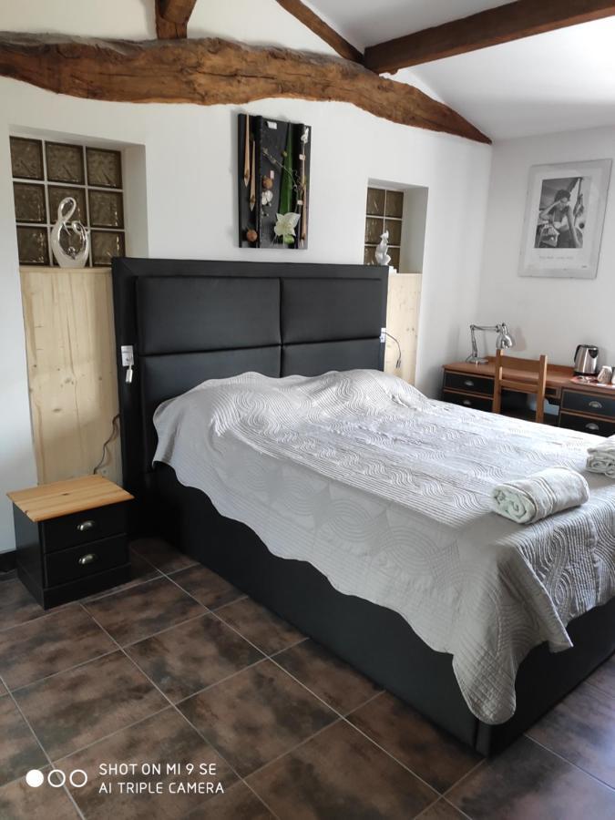Les Gites De Brives Bagian luar foto